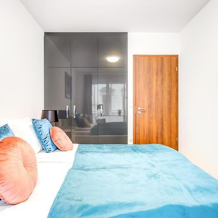 Modern Apartment With Free Garage And Balcony In The Downtown 布达佩斯 外观 照片