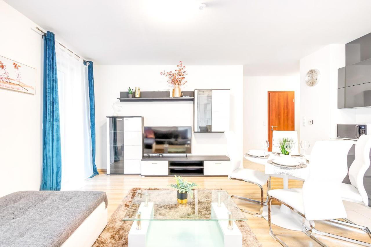Modern Apartment With Free Garage And Balcony In The Downtown 布达佩斯 外观 照片