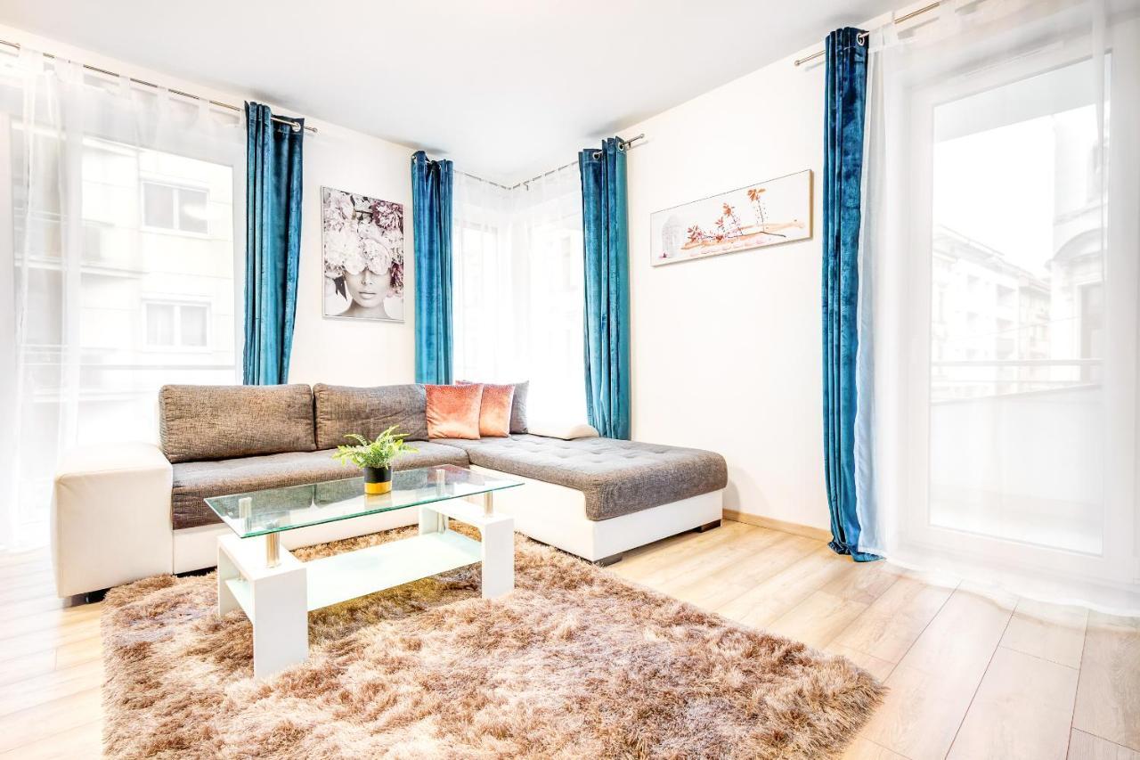 Modern Apartment With Free Garage And Balcony In The Downtown 布达佩斯 外观 照片