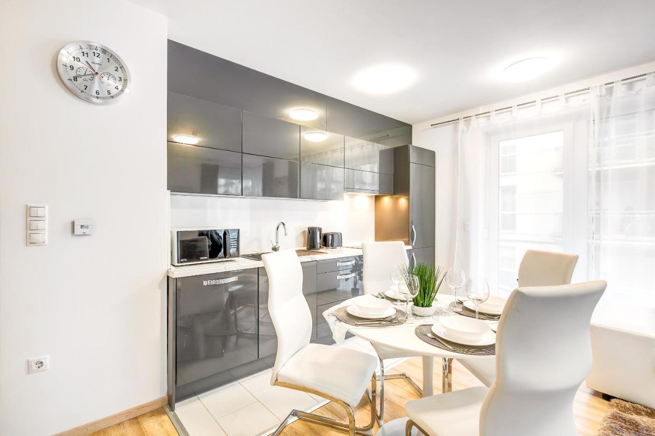 Modern Apartment With Free Garage And Balcony In The Downtown 布达佩斯 外观 照片