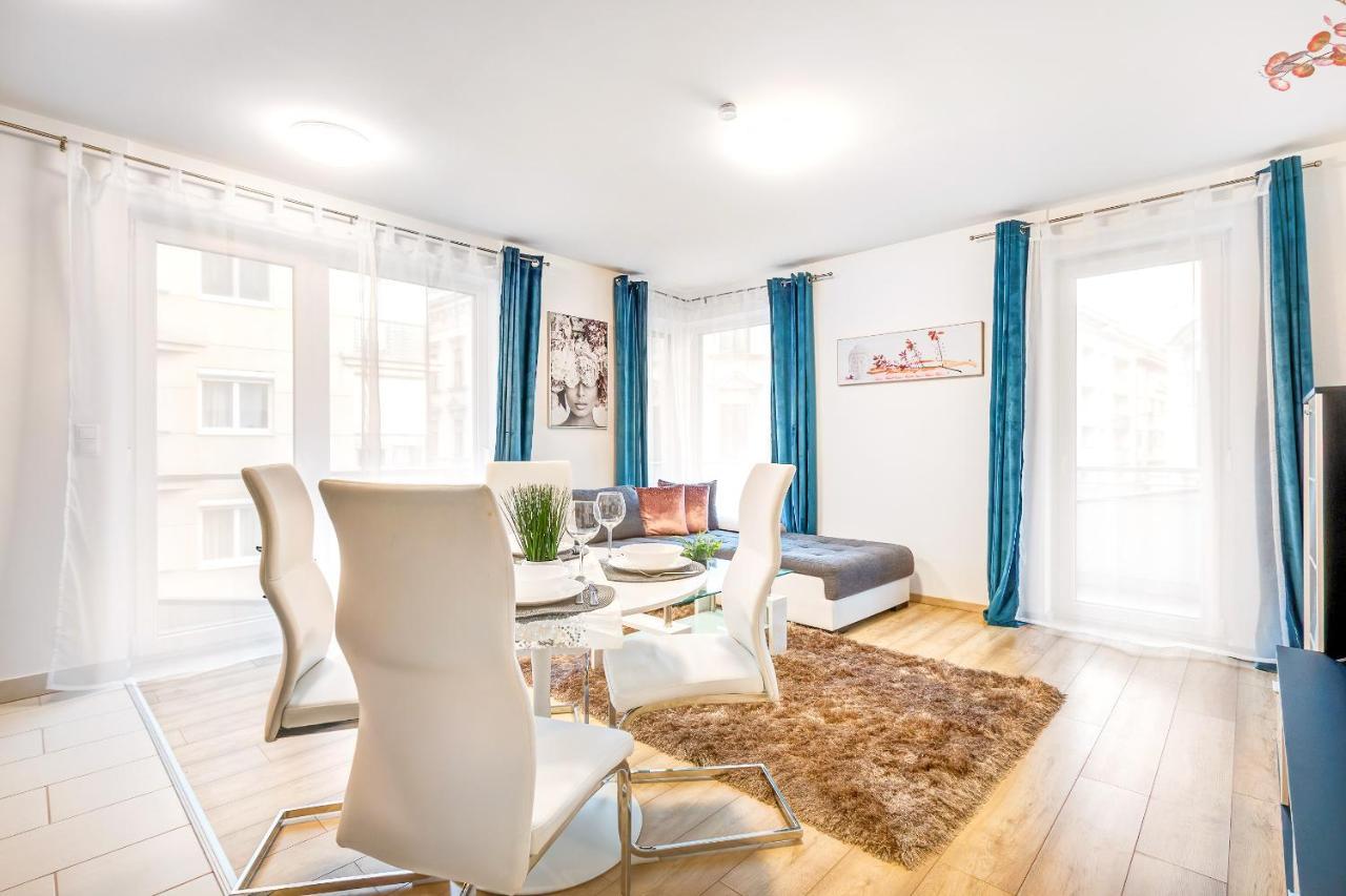 Modern Apartment With Free Garage And Balcony In The Downtown 布达佩斯 外观 照片