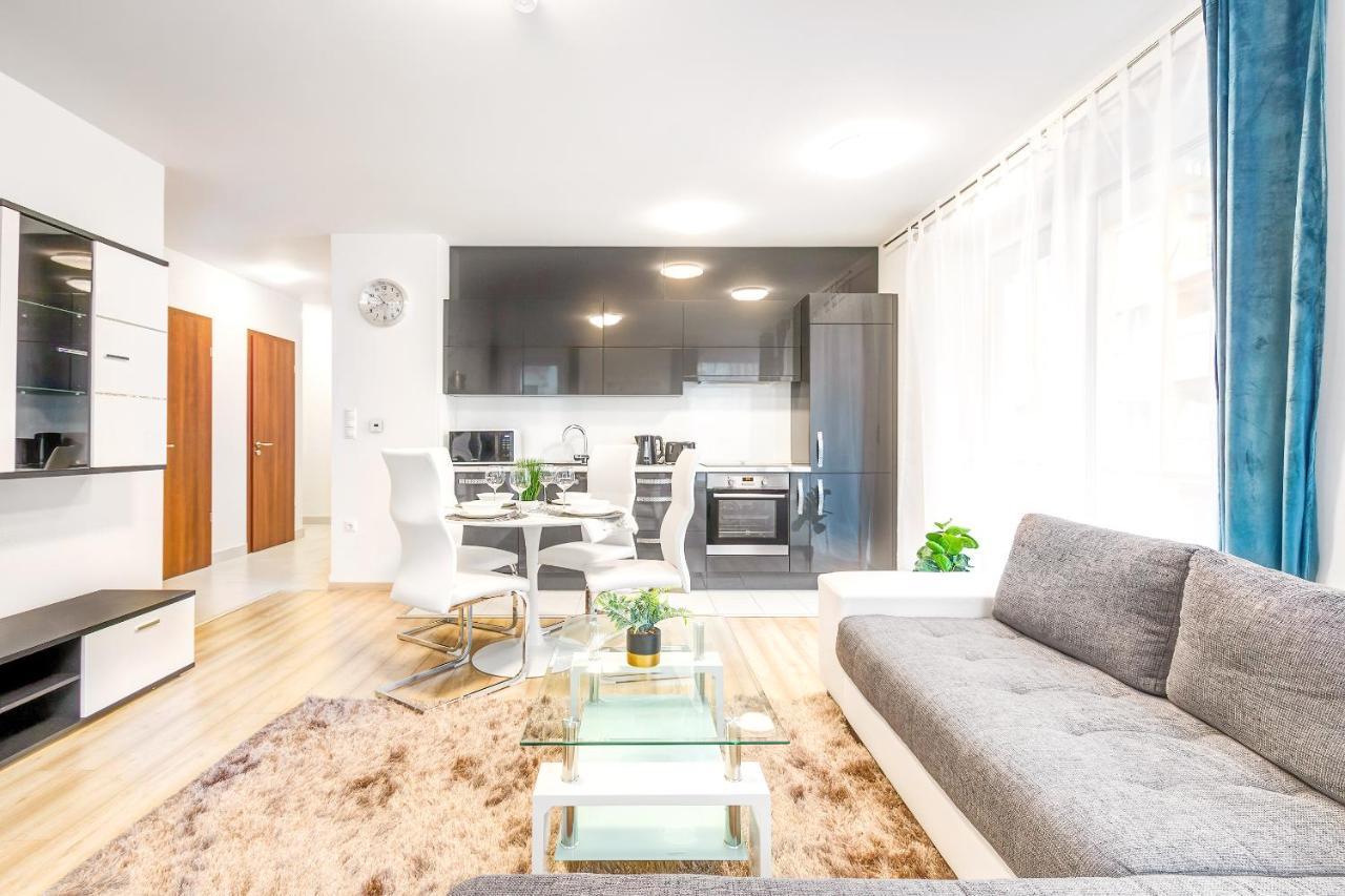 Modern Apartment With Free Garage And Balcony In The Downtown 布达佩斯 外观 照片