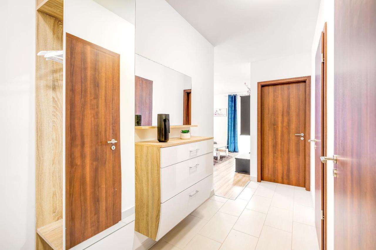 Modern Apartment With Free Garage And Balcony In The Downtown 布达佩斯 外观 照片