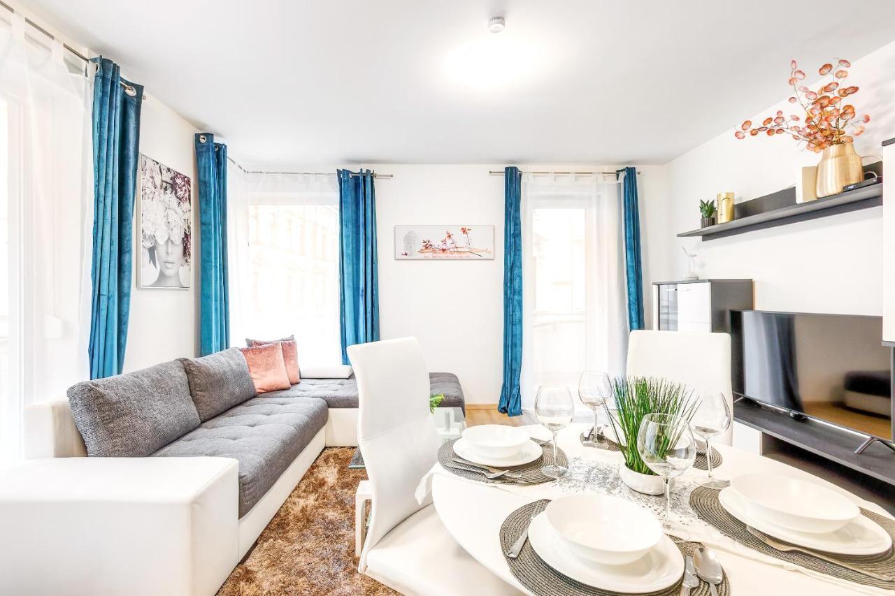 Modern Apartment With Free Garage And Balcony In The Downtown 布达佩斯 外观 照片