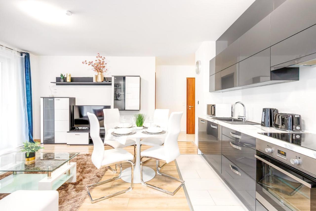 Modern Apartment With Free Garage And Balcony In The Downtown 布达佩斯 外观 照片