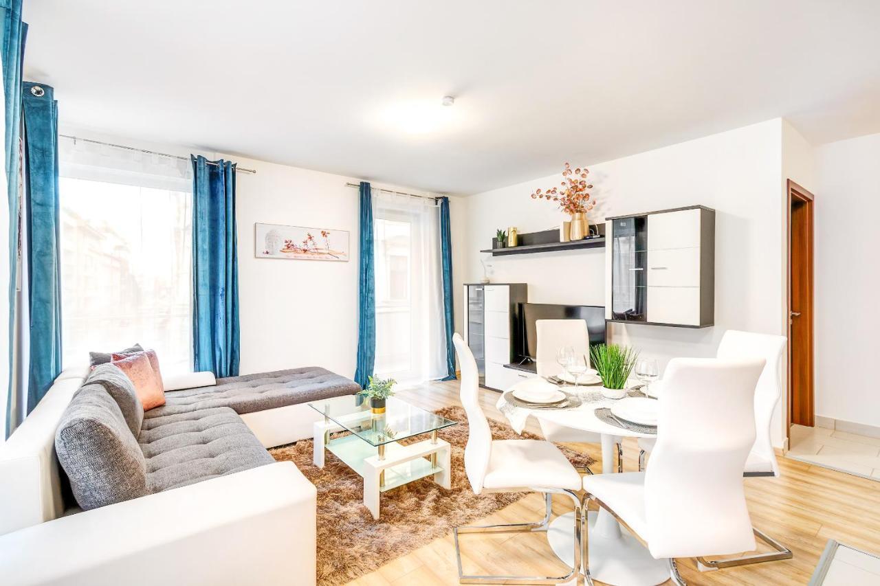 Modern Apartment With Free Garage And Balcony In The Downtown 布达佩斯 外观 照片