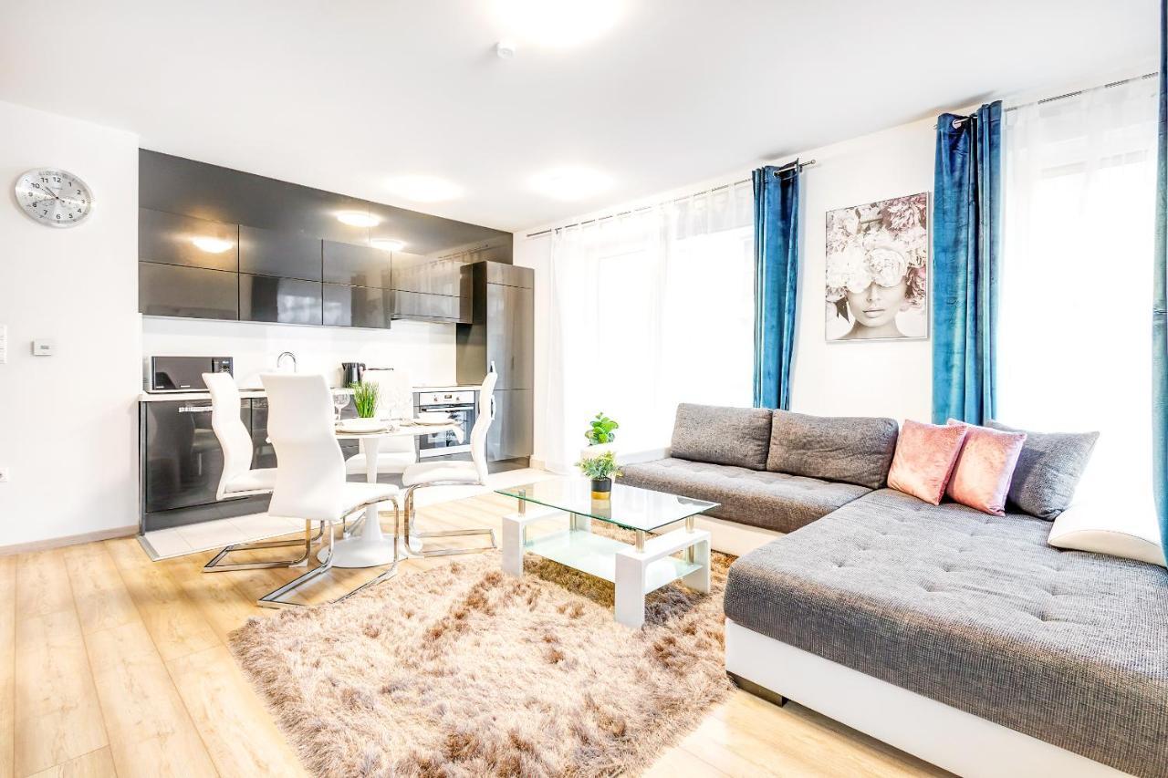 Modern Apartment With Free Garage And Balcony In The Downtown 布达佩斯 外观 照片